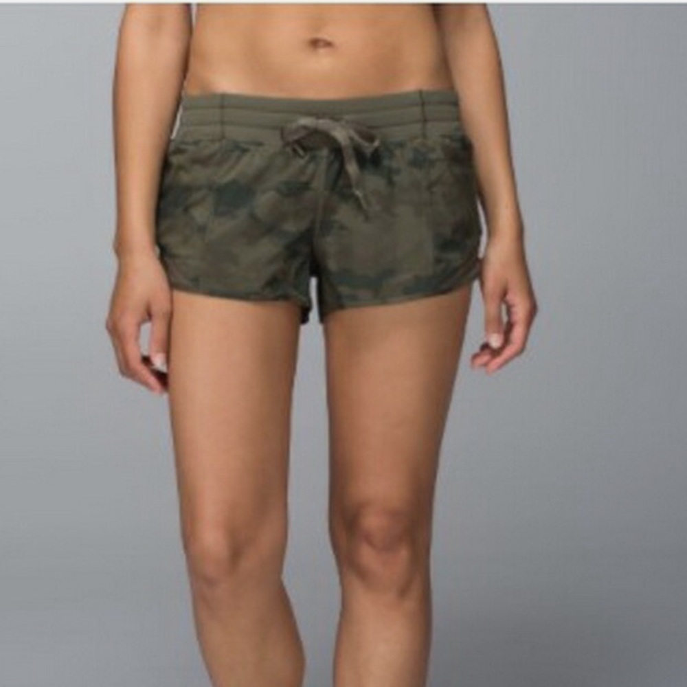 Lululemon Athletica Hotty Hot Camo Shorts - Picture 2 of 9